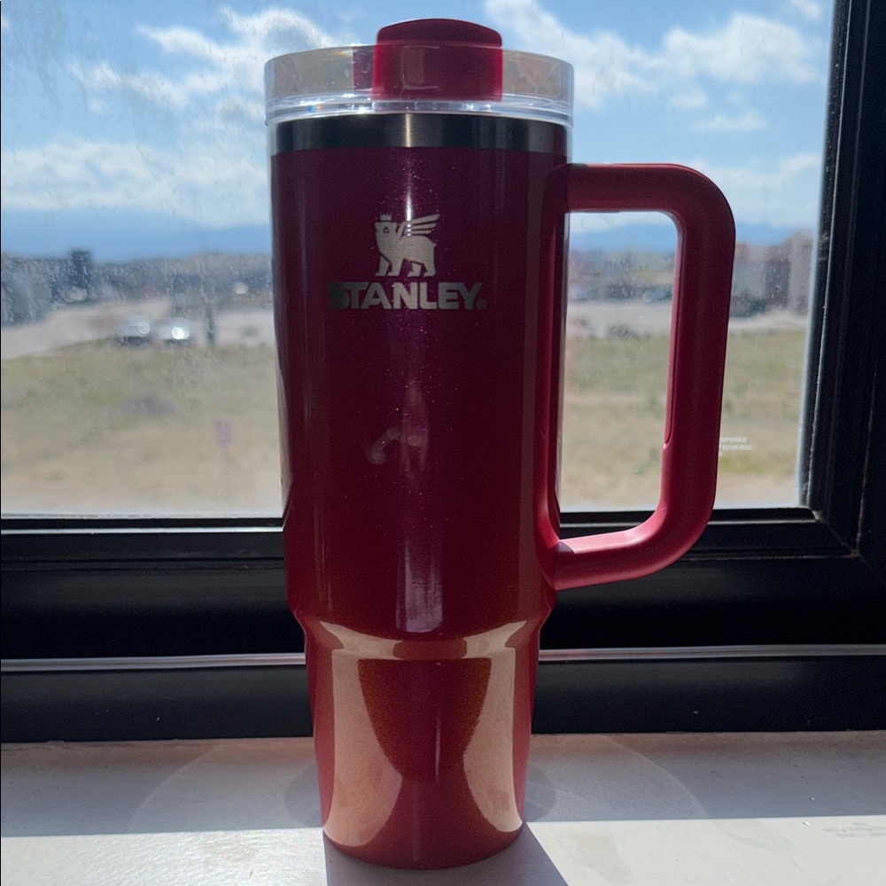 Stanley x e.l.f Red Travel Mug with Handle and Clear Lid